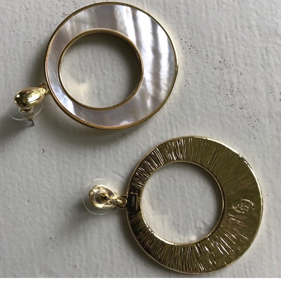 ROBERTO BY RFM MOTHER OF PEARL DROP EARRINGS FOR PIERCED EARS - Picture 3 of 5